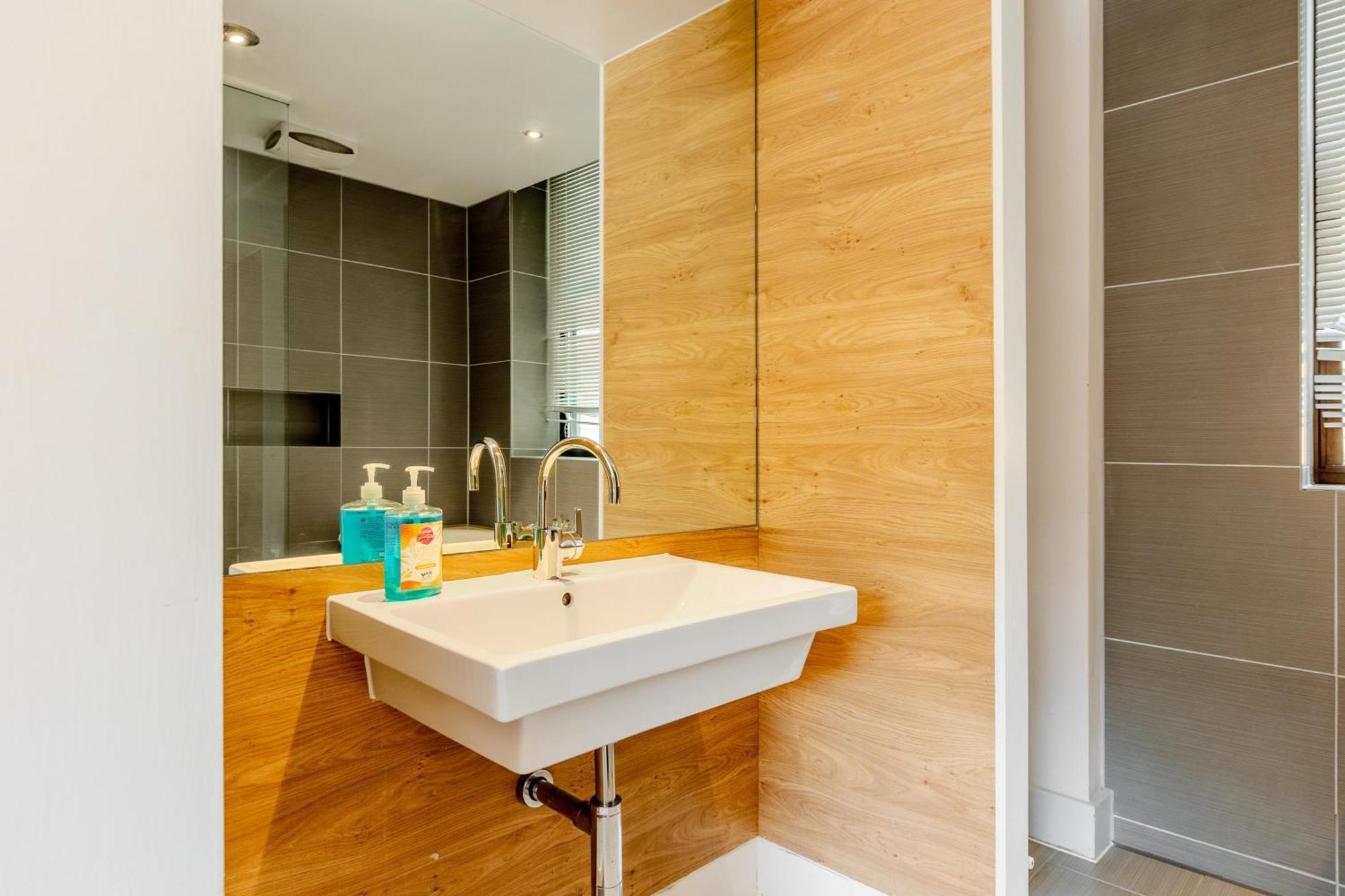 Apartment Central Serviced 3 Minutes From Blackfriars Station London